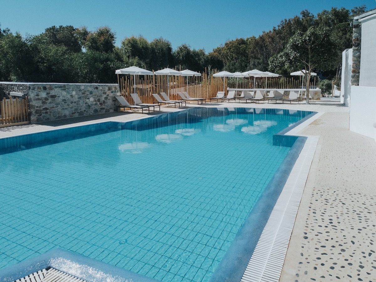 Bungalows Swimming Pool   Summer in Serifos is meant to be relaxing