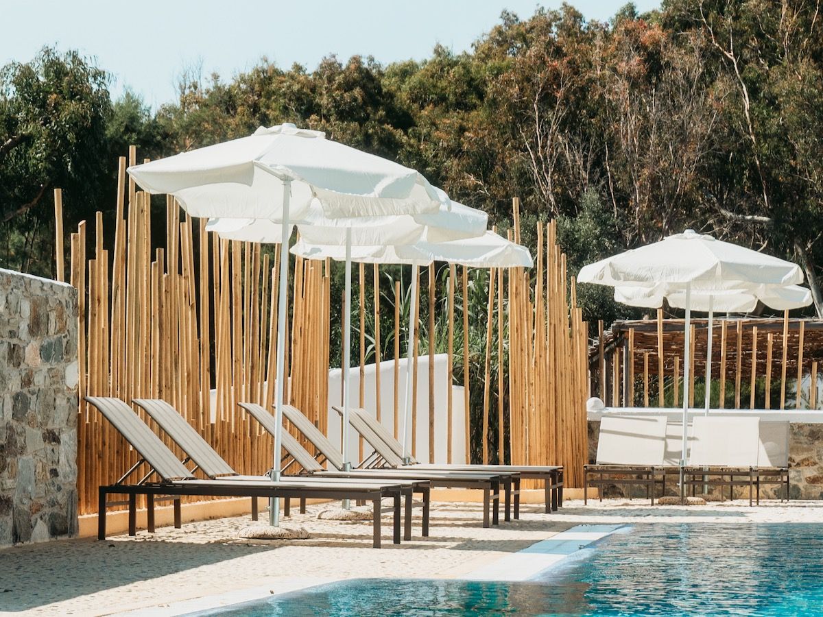 Bungalows Swimming Pool   Summer in Serifos is meant to be relaxing