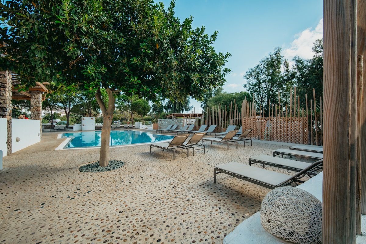 Bungalows Swimming Pool   Summer in Serifos is meant to be relaxing