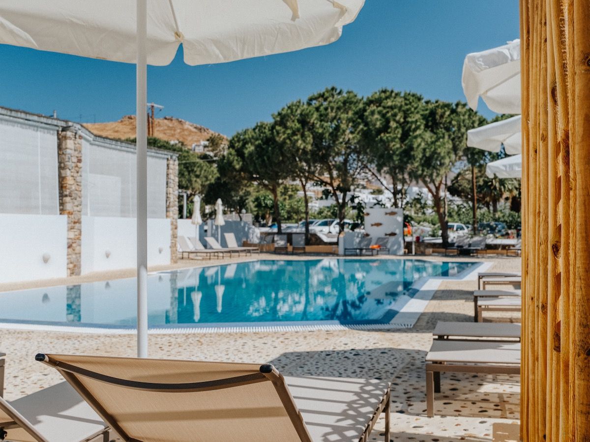 Bungalows Swimming Pool   Summer in Serifos is meant to be relaxing