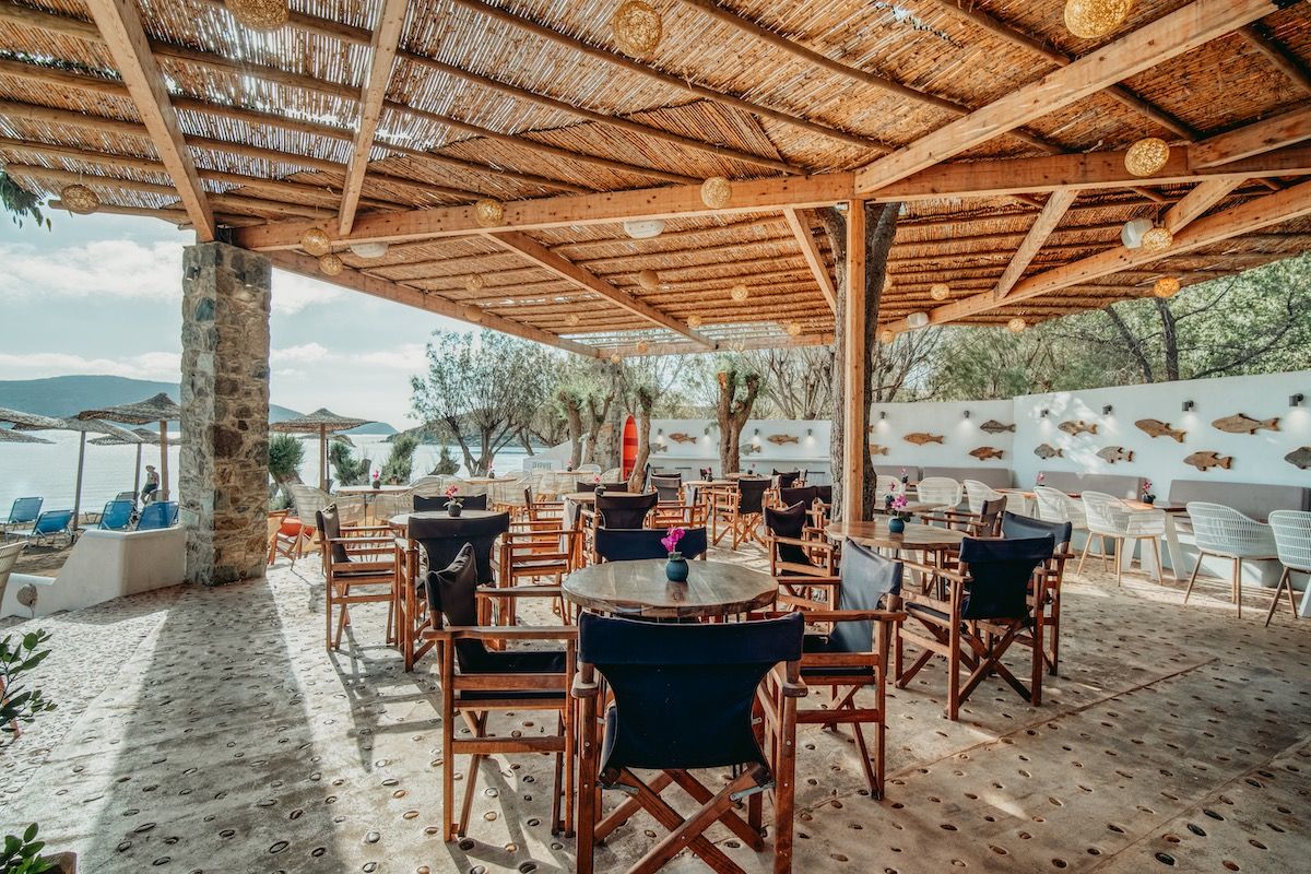 Serifos Lounge seaside beach Bar