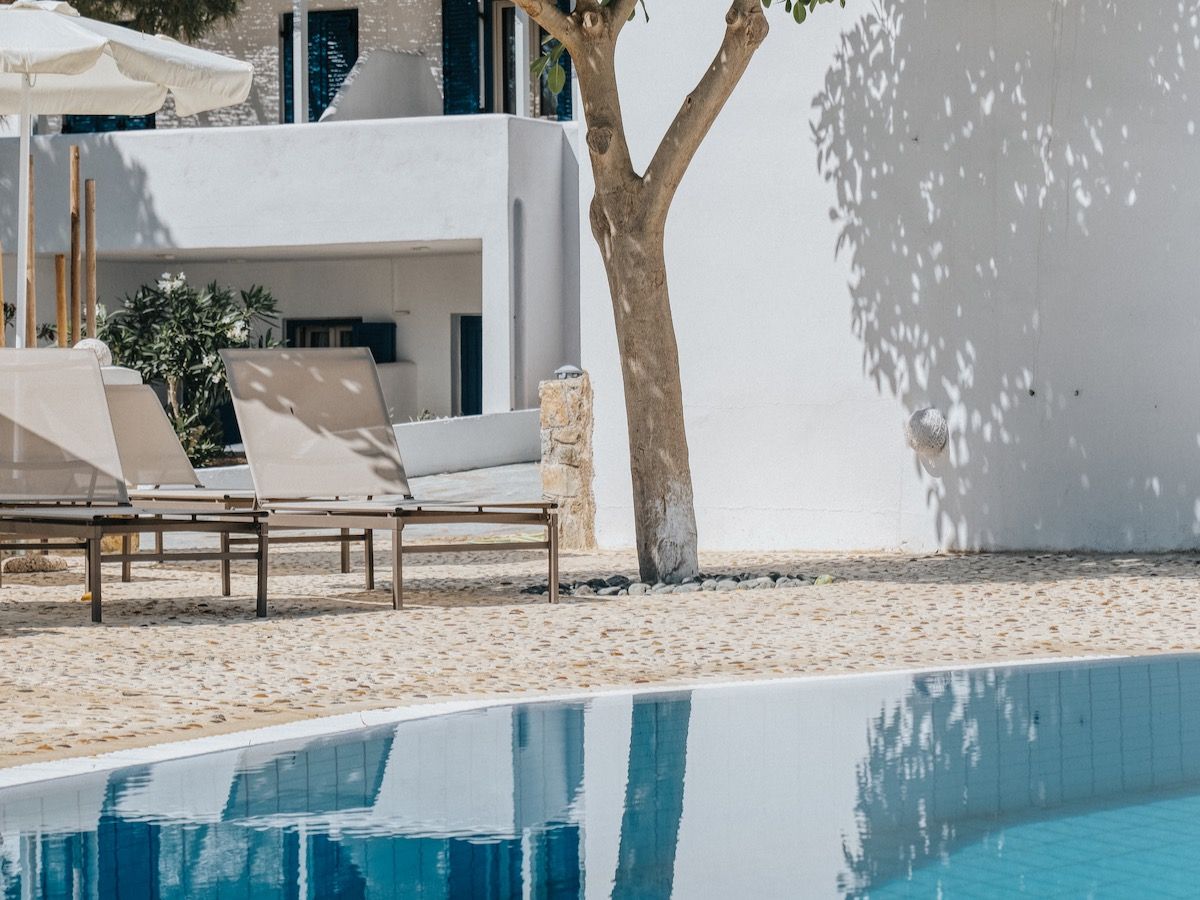 Bungalows Swimming Pool   Summer in Serifos is meant to be relaxing