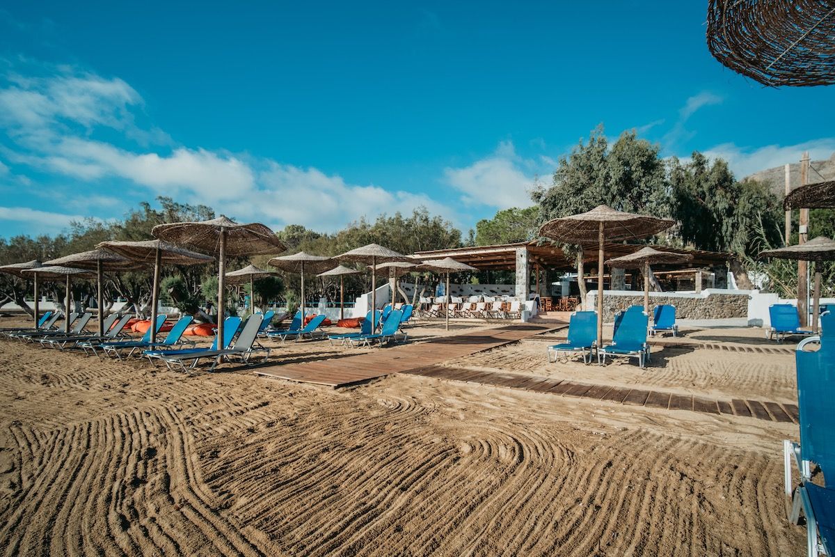 Serifos Lounge seaside beach Bar