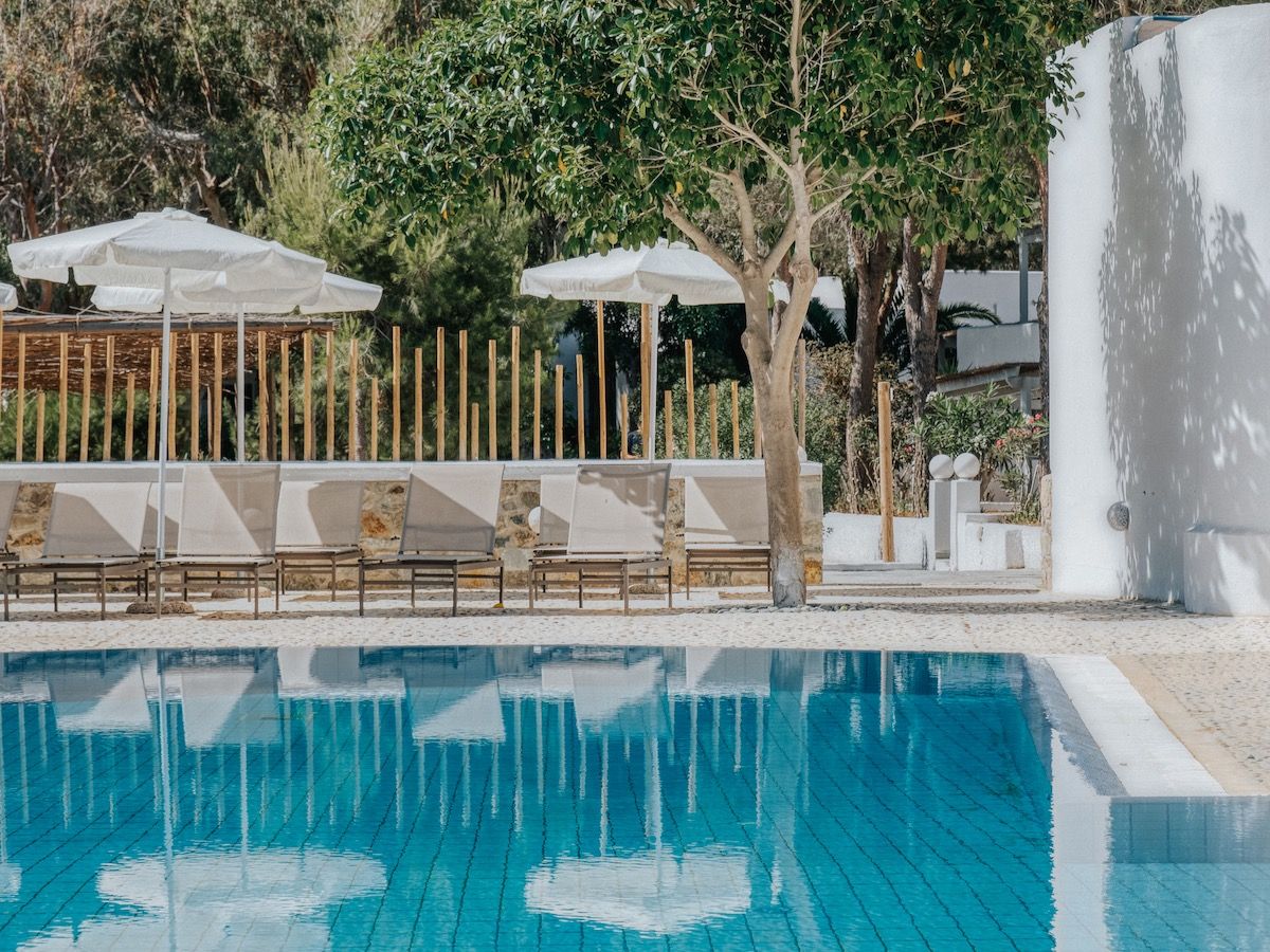 Bungalows Swimming Pool   Summer in Serifos is meant to be relaxing